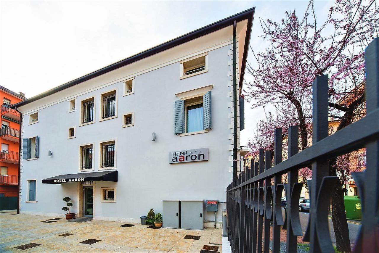 Hotel Aaron Mestre Exterior photo